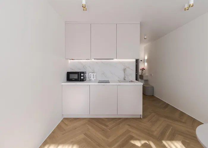 Osapart In A Complex Great Britain 4 *